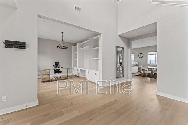 Building Photo - 28649 Windbreak Tr