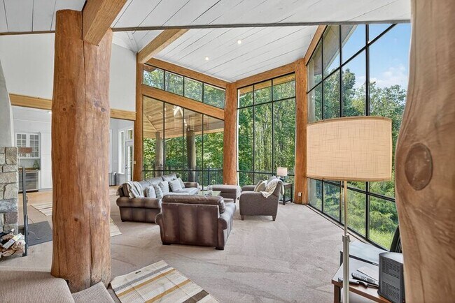 Building Photo - 3005 Lonesome Mountain Rd