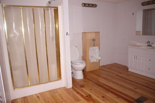 Building Photo - 161 Green Fields Dr