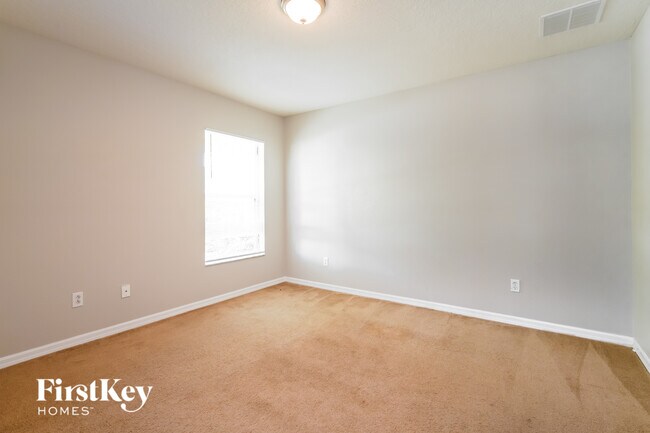 Building Photo - 2101 Laparelle Dr