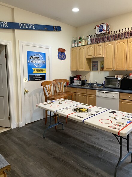 Building Photo - 93 Calumet St