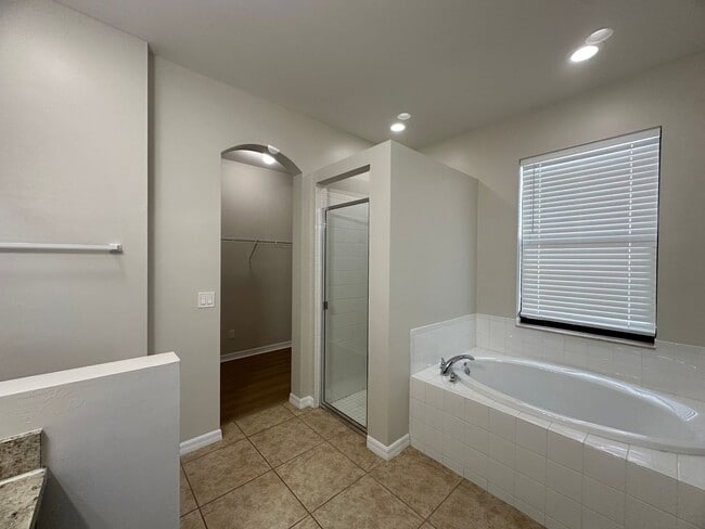 Building Photo - Fenced 3 Bed 2 Bath in SW Cape Coral Available Now!