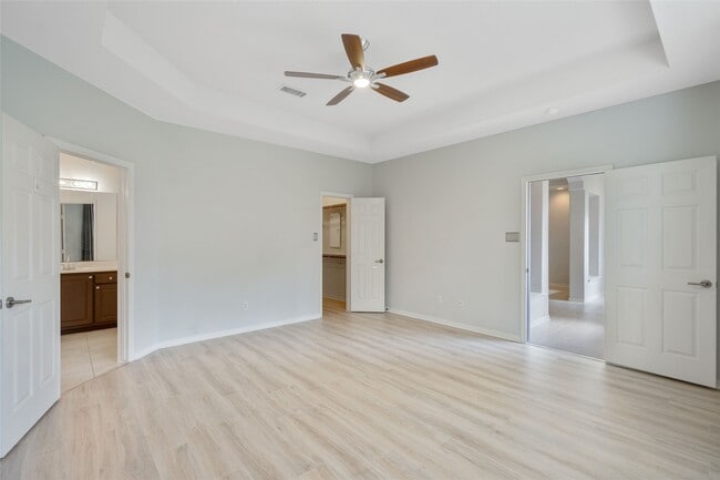 Building Photo - 30 Taupewood Pl