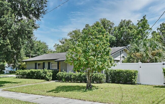 Building Photo - 800 Gaston Foster Rd