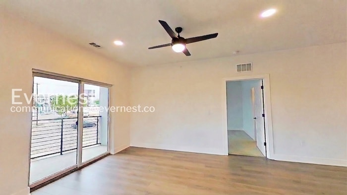 Building Photo - 2220 Webberville Rd