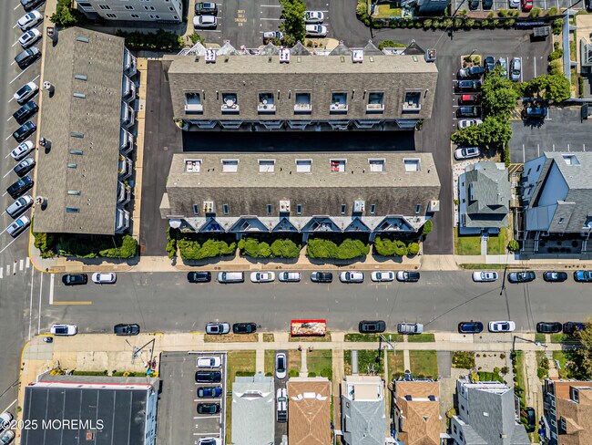 Building Photo - 621 Ocean Ave N
