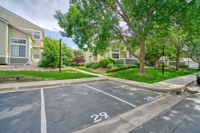 Building Photo - Beautiful Quail Crossing Townhome – Walk t...