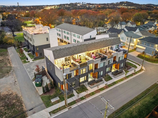 Building Photo - 2135 24th Ave N