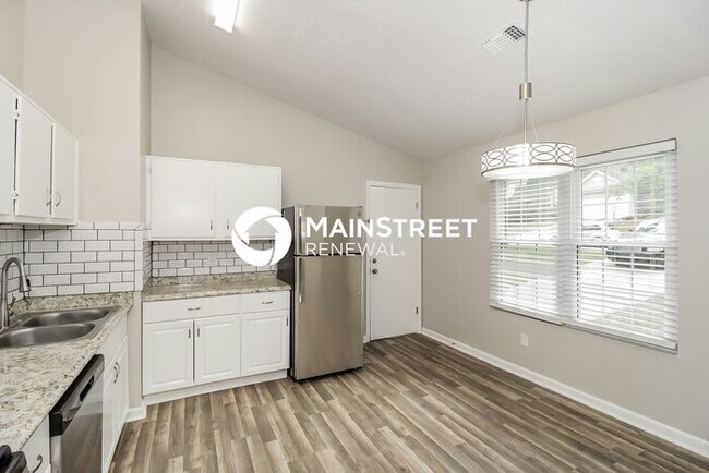 Building Photo - 3 Bedroom Pet-Friendly Home in Kennesaw, GA with Main Street Renewal