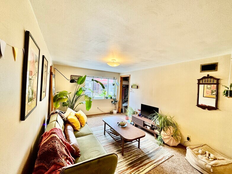 Building Photo - 4349 Murray Ave