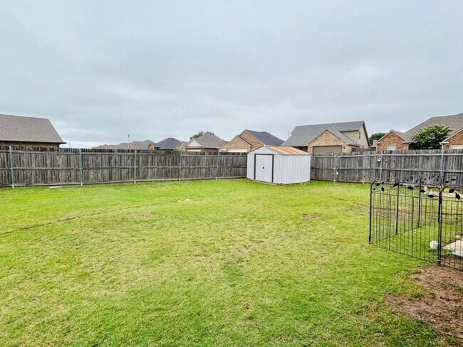 Building Photo - 5701 NW Valor Ave