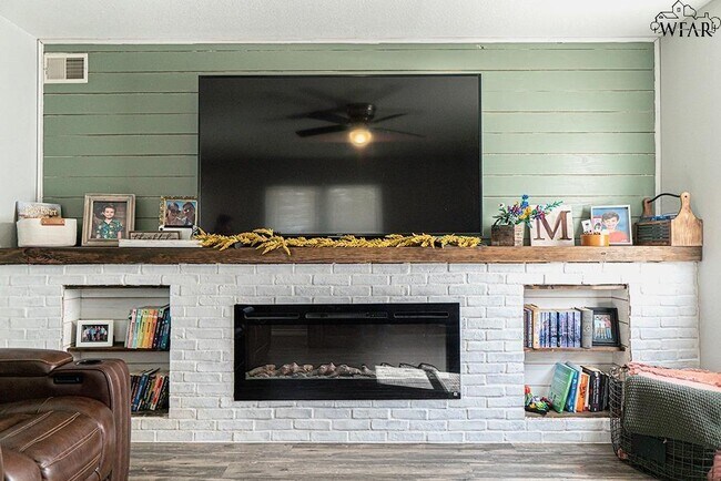 Building Photo - 4711 Balboa Dr