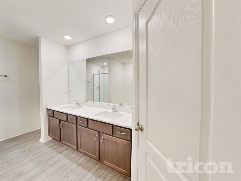 Building Photo - 443 Underwood Trl