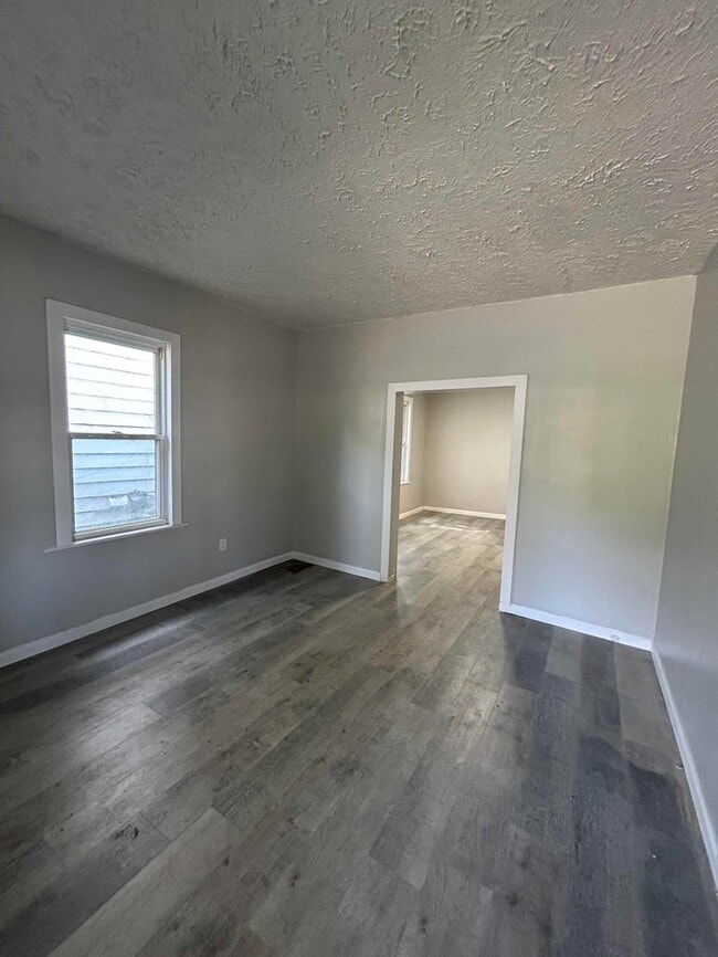 Building Photo - SPECIAL OFFER !! Cozy 2-Bedroom Home in Cleveland / Pet-Friendly / Vouchers Accepted / Available ...