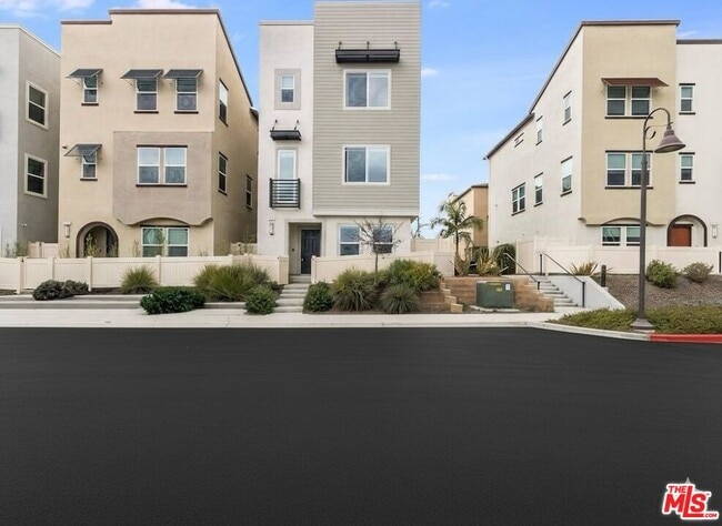 Building Photo - 713 Daniel Freeman Cir