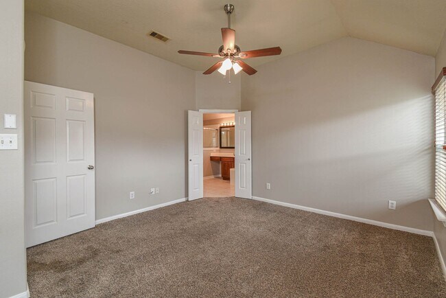 Building Photo - 13026 Echo Landing Dr