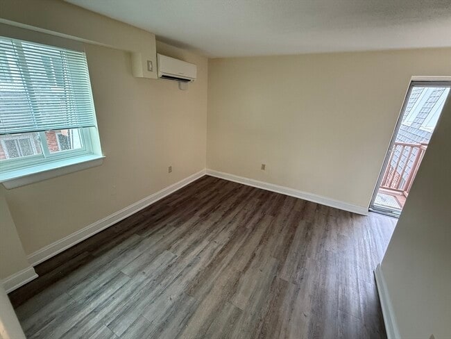 Building Photo - 237 Garden St