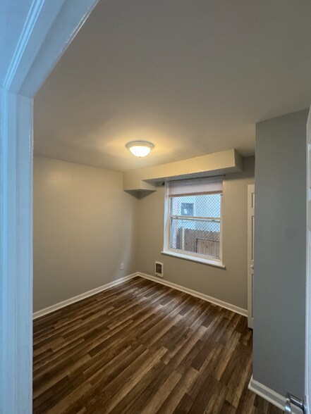 Building Photo - 1452 N 29th St