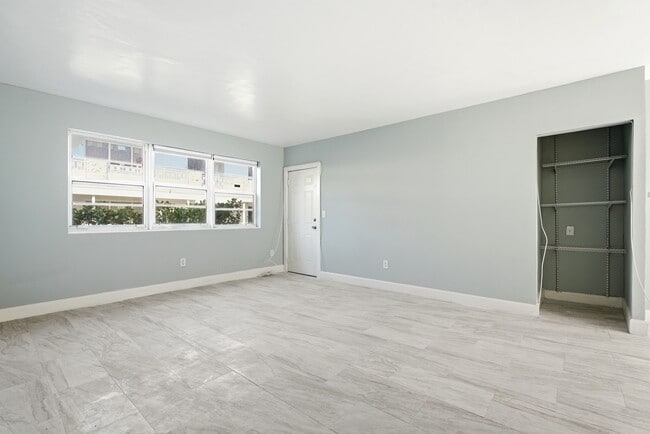 Building Photo - 7530 Dickens Ave