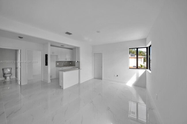 Building Photo - 450 Beacom Blvd