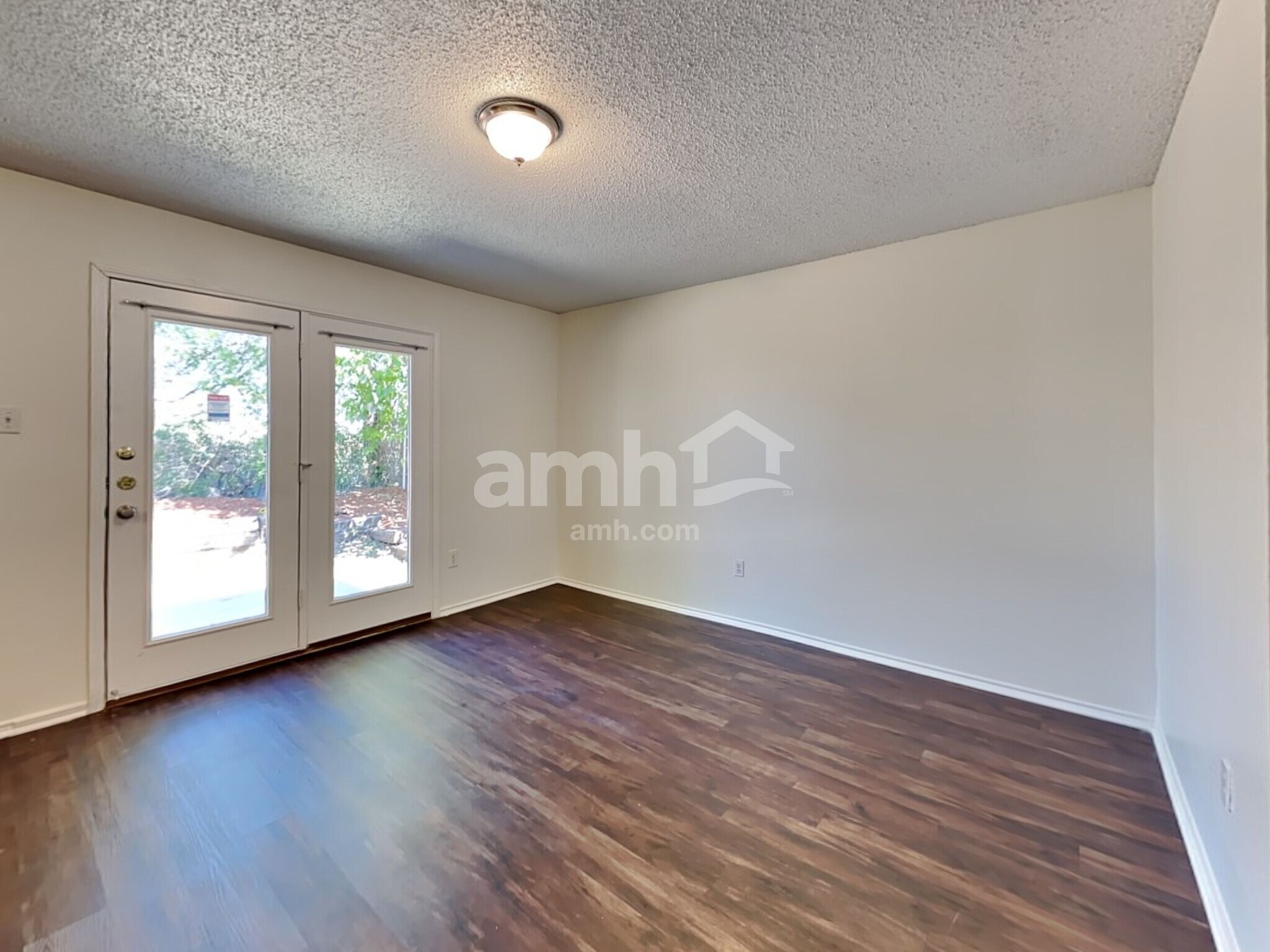 Building Photo - 10136 High Eagle Trail