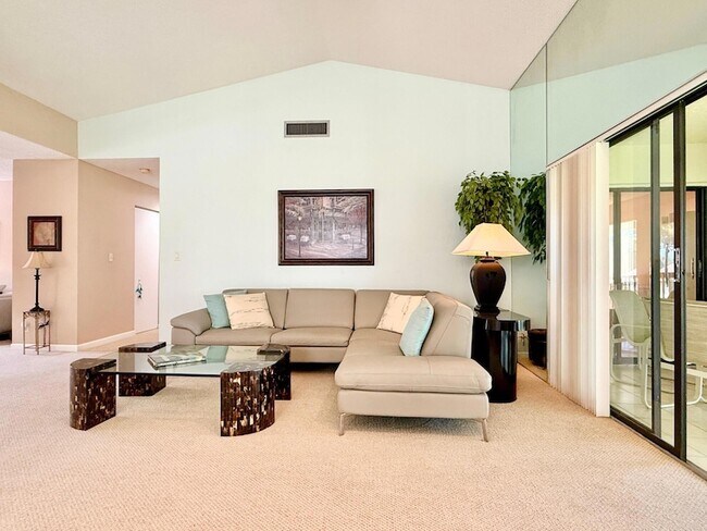 Building Photo - 10678 Ocean Palm Way