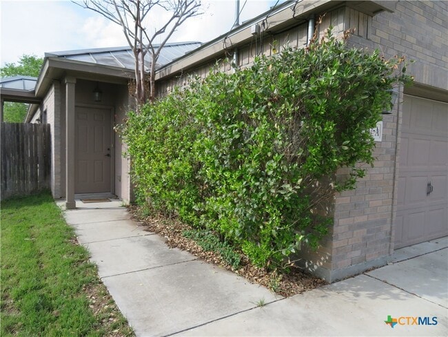 Building Photo - 247 Rosalie Dr
