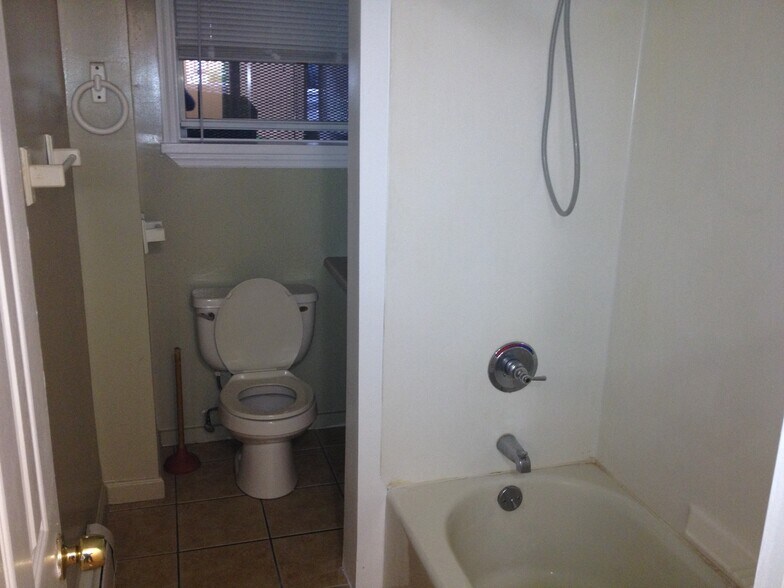 Building Photo - 386 Madison Ave