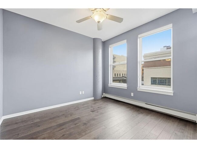 Building Photo - 401 N 2nd St