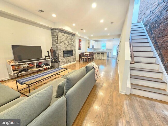 Building Photo - 1311 S St SE