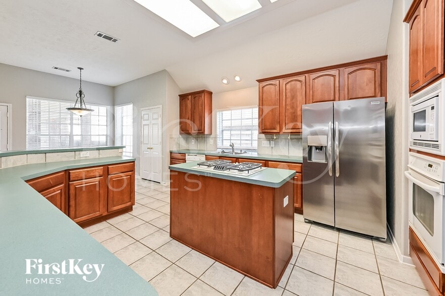 Building Photo - 2870 Wimbledon Ln