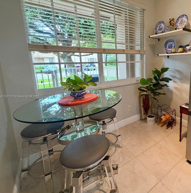 Building Photo - 3172 Fairway Cir