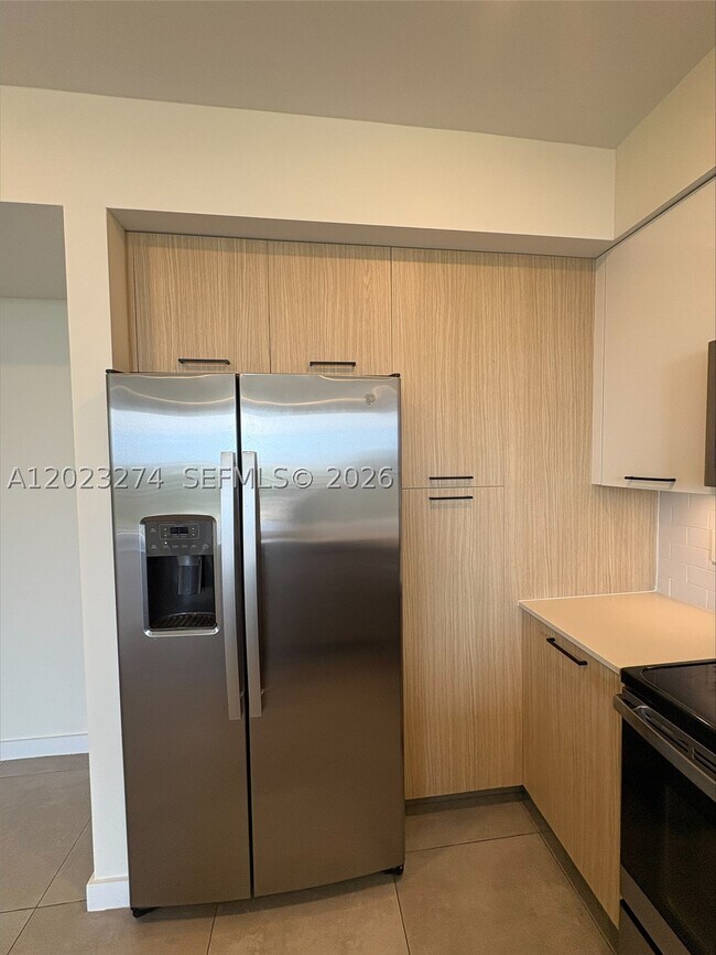 Building Photo - 16395 Biscayne Blvd