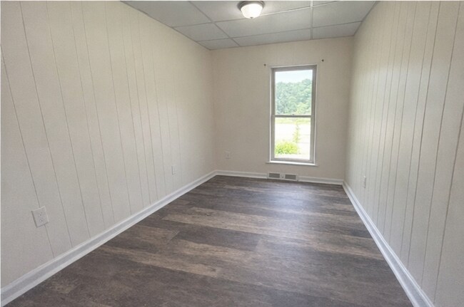 Building Photo - 3089 Pandapas Pond Rd