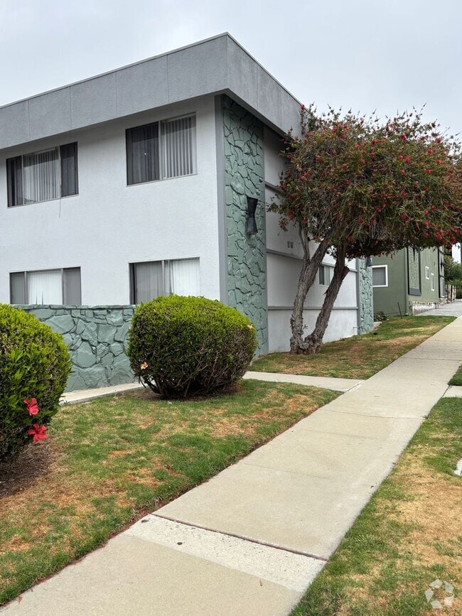 Building Photo - Upgraded 1 Bedroom In Torrance with Parkin...