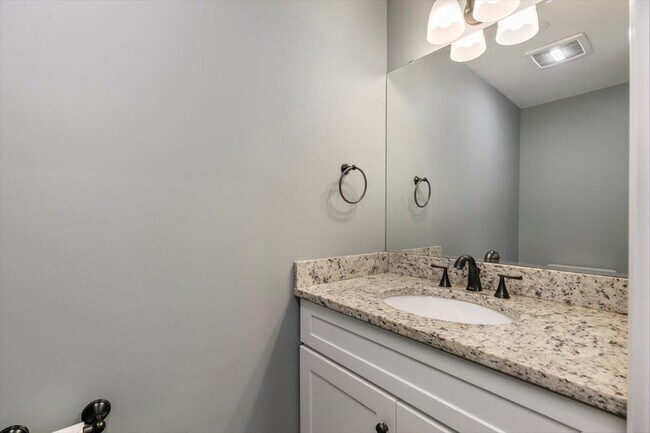 Building Photo - 122 Washington St