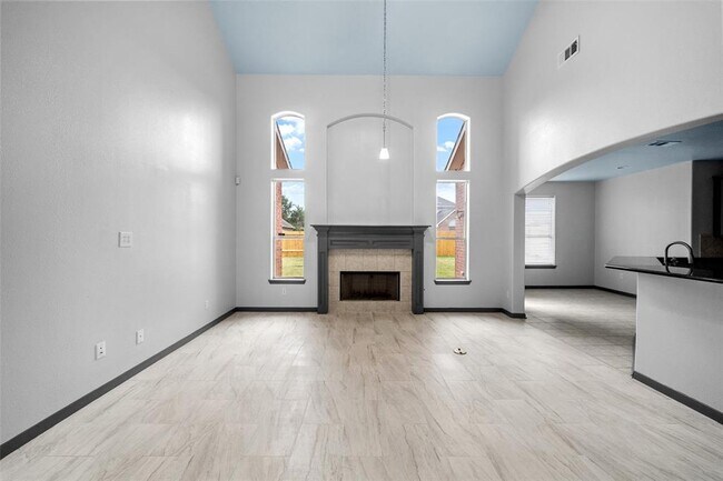 Building Photo - 13909 Stonewood Ct