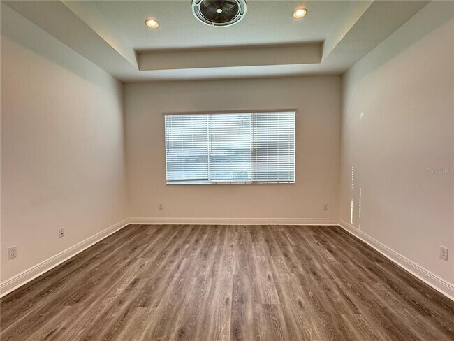 Building Photo - 31045 Lindentree Dr