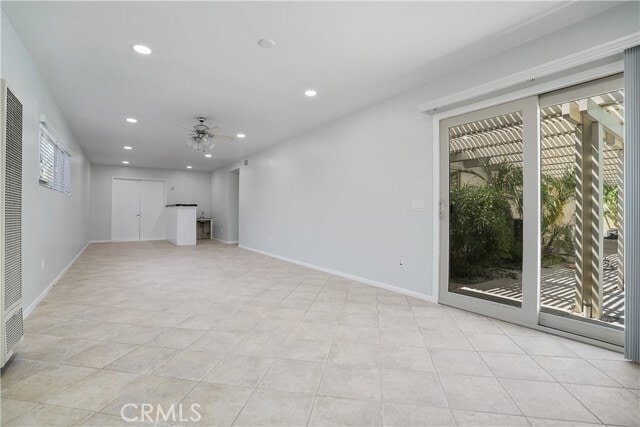 Building Photo - 7055 Avenida Leon