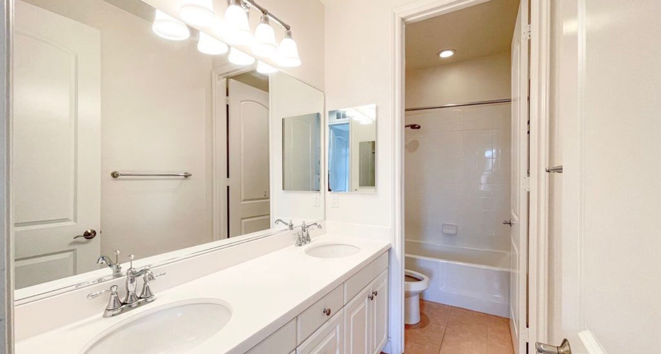 Building Photo - 148 Willowbend