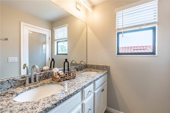 Building Photo - 1588 Vizcaya Ln