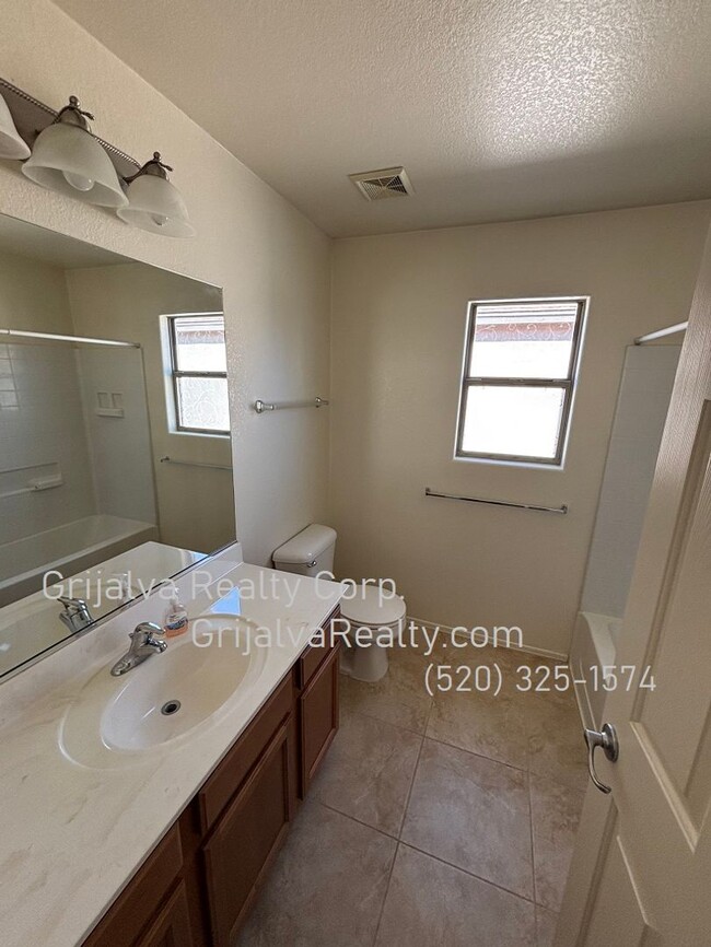 Building Photo - 3 Bedroom, 2 Bath New House with Den for R...