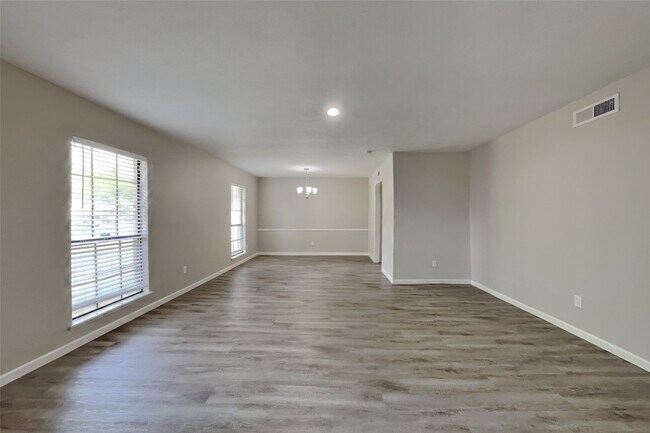 Building Photo - 16935 Kilwinning Dr