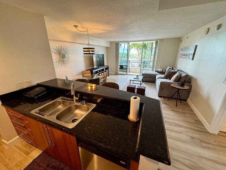 Building Photo - 3232 Coral Way