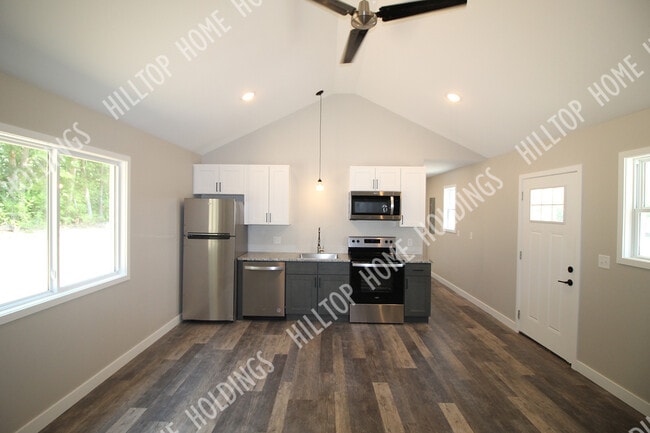 Primary Photo - 2 Oak Terrace Ln