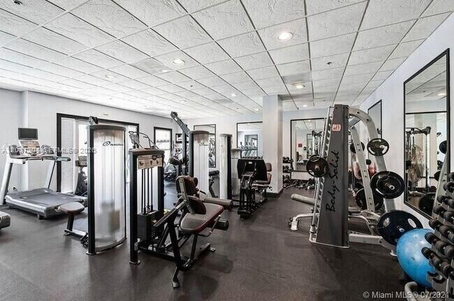 Building Photo - 2665 SW 37th Ave
