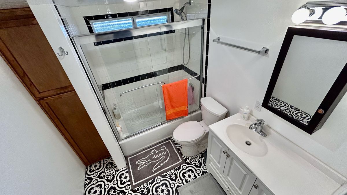 Building Photo - 202 Cactus Dr