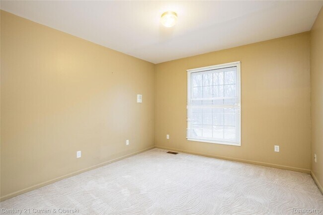 Building Photo - 42104 Echo Forest Dr