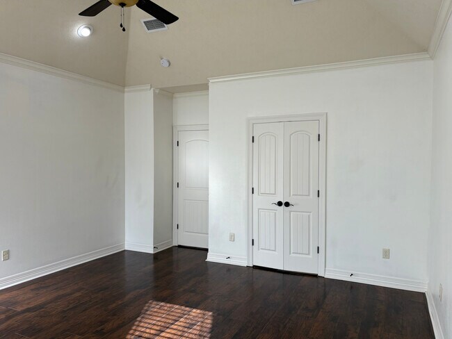 Building Photo - 3585 Canyon Ln