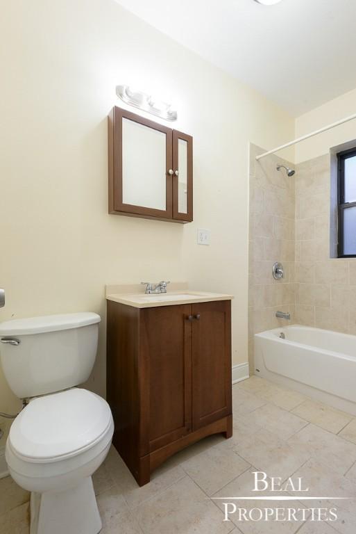 Building Photo - 2 bedroom in CHICAGO IL 60657